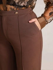 PANTALÓN ACAMPANADO CON BOTONES Pantalón Plus Size 02 CELINAH MOTF 