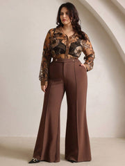 PANTALÓN ACAMPANADO CON BOTONES Pantalón Plus Size 02 CELINAH MOTF 